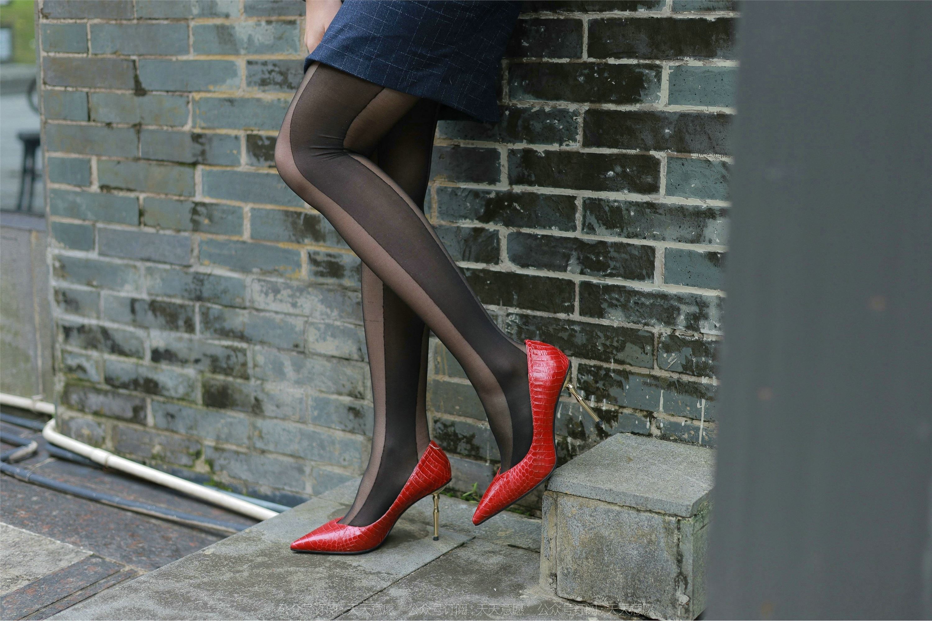 IESS异思趣向  2022.04.25 丝享家 1070：小婕《红鞋职业装》